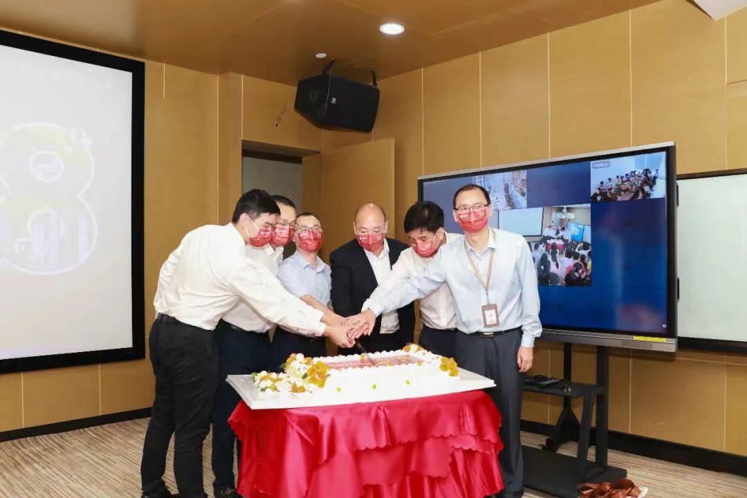 德信网页版28周年庆 | 相逢的意义在于照亮彼此 