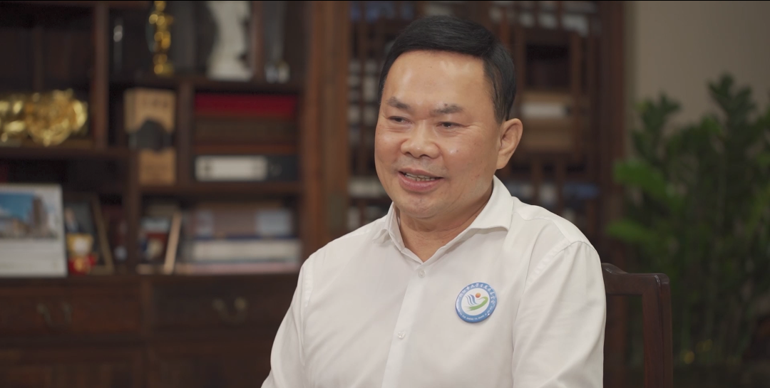 公益的力量丨德信网页版董事长庄重：慕贤思齐，大山儒商丹心为公益